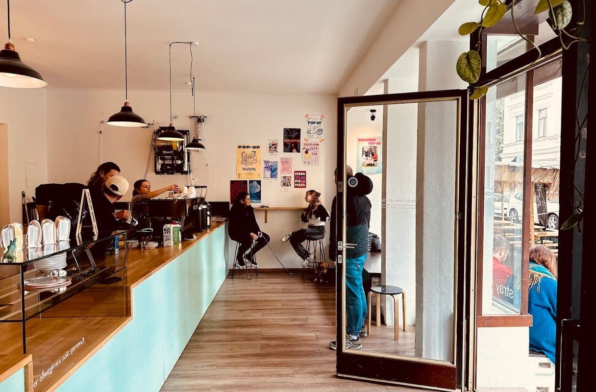 stray coffee roasters — specialty coffee shop in München