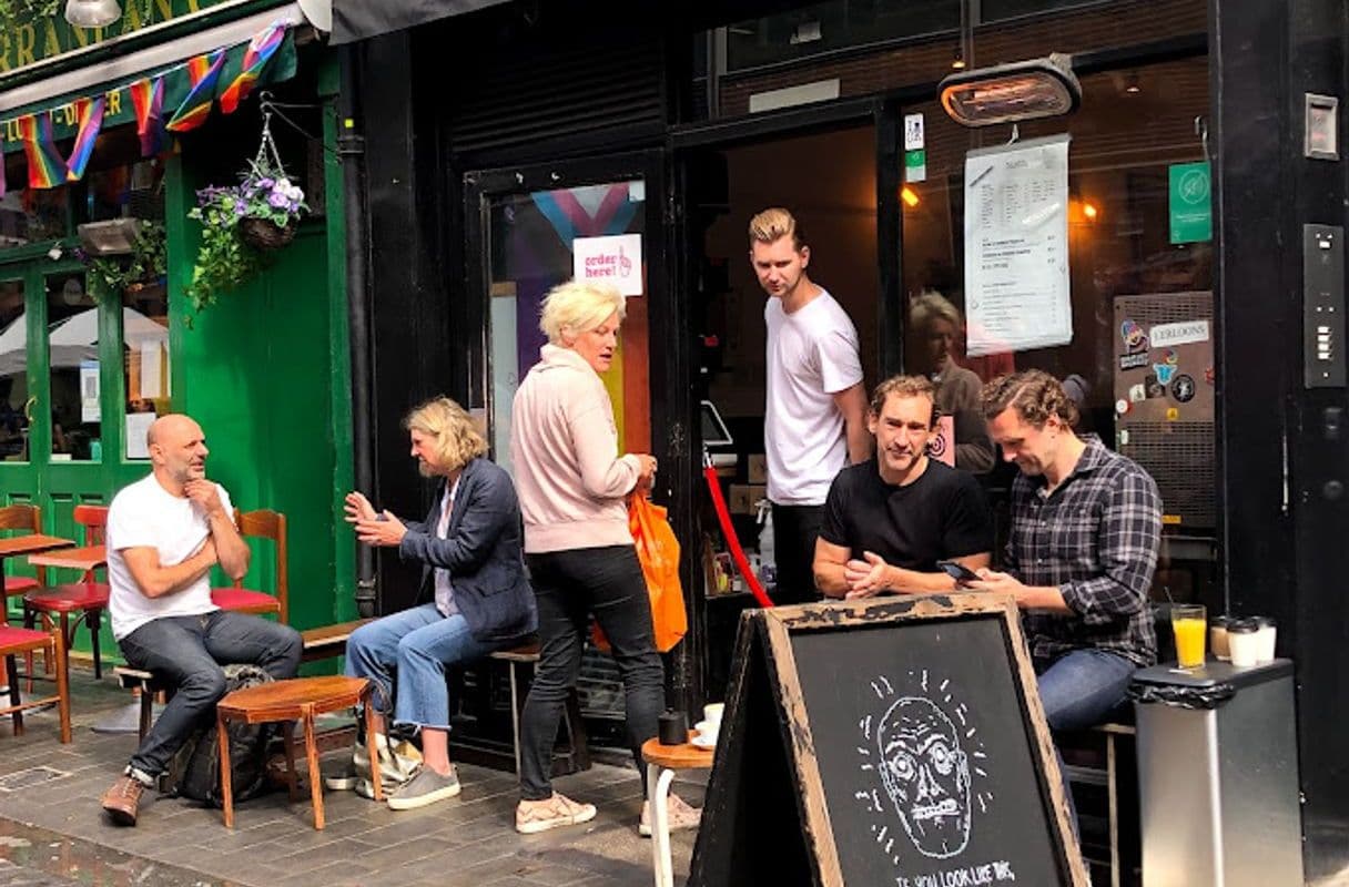 Flat White — specialty coffee shop in London