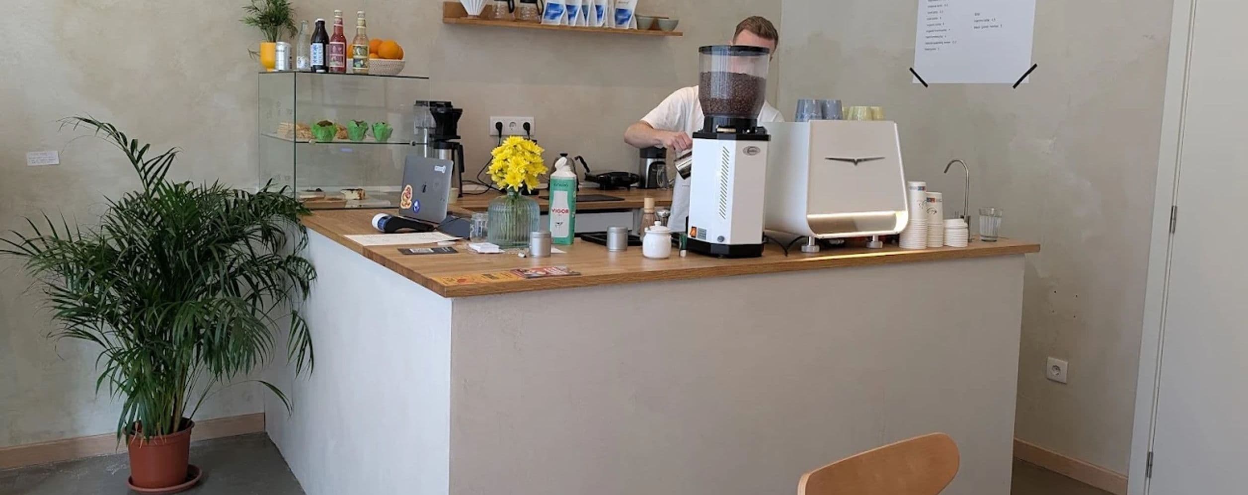 Kuji Coffee and Community — specialty coffee shop in Porto
