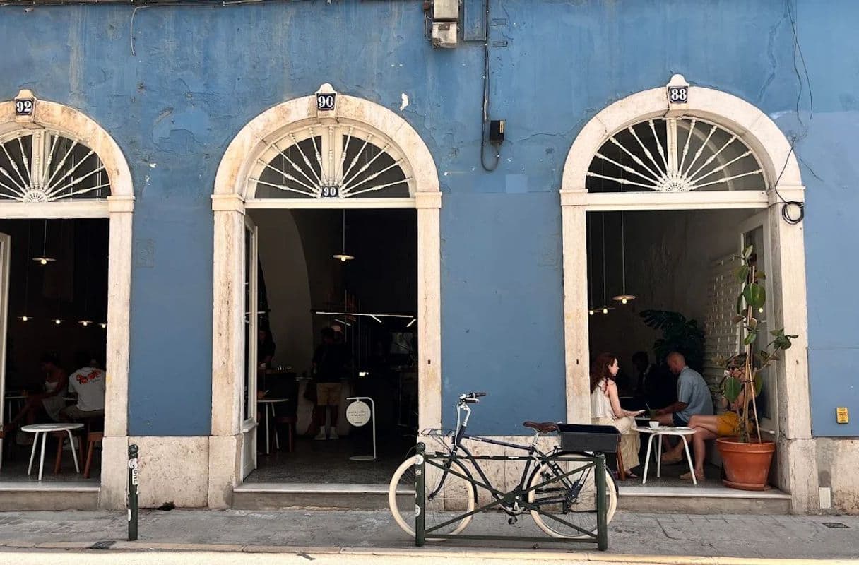 Comoba — specialty coffee shop in Lisbon