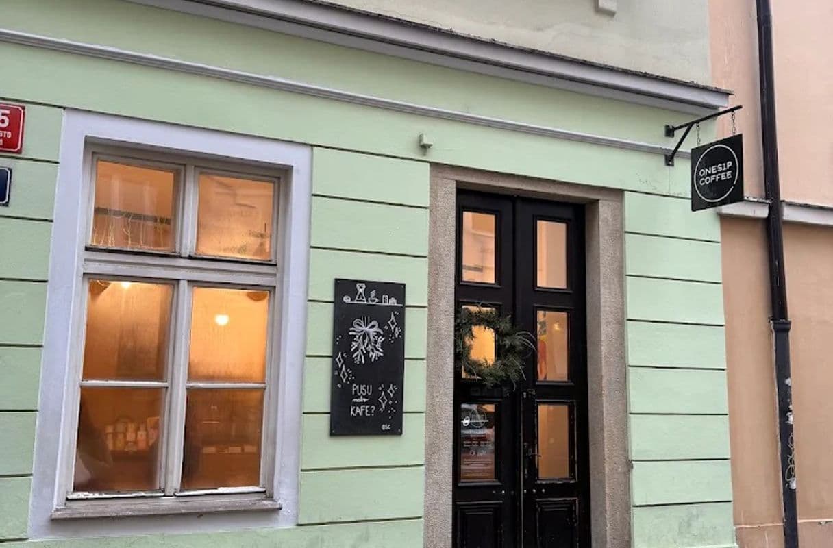Onesip Coffee — specialty coffee shop in Prague